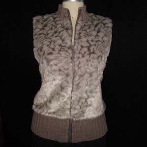 Faux fur front printed vest